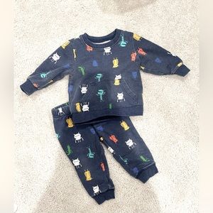 Carters Alien matching set